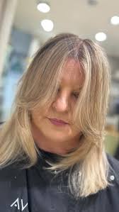 🌟INTRODUCING DAMIAN TO THE TEAM🌟 Please join us in welcoming Damian to  the Elmina team. Damian has spent over 25 years working as a hair stylist,  with experience doing fashion shows, editorial