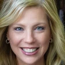 Annette Elliott's Instagram, Twitter & Facebook