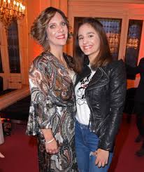 Jun 04, 2021 · netflix hat erste bilder zur fünften und letzten staffel von haus des geldes veröffentlicht, die ein hitziges finale versprechen. Danni Buchner Madelsabend Mit Tochter Jada In Berlin Regional Bild De