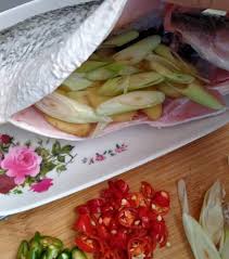 Ikan masak stim lagii (^_^). Resepi Siakap Stim Limau Ala Thai Paling Simple Tapi Power Tak Ada Pengukus Kuali Pun Boleh