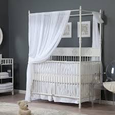 Hier haben sich seit der gründung mehrere tausend kreative menschen registriert, die täglich handgemachtes kaufen und verkaufen. Babybett Mit Himmel Praktisch Und Gleichzeitig Wunderschon