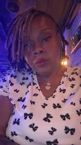 Hi all! I just wanted to introduce myself..My name is Cara born and raised  in Chicago Illinois..1 daughter who is 2 almost 3..let's engage and be long  distance friends 🥰🥰