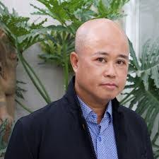 Le Dinh's Instagram, Twitter & Facebook