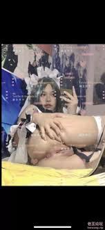 JK洛丽塔女孩推上福利姬[10v27p-370m] | 精选Porn