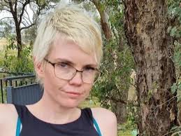 Foot model admits STABBING Woolies staff