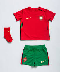 Um dos maiores escândalo no futebol? Equipamentos Oficiais