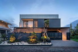 These were traditionally used as a separator between delicate shoji and outer storm shutters. 41 Asian Style Homes Exterior And Interior Examples Ideas Photos Home Stratosphere