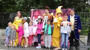 Asta inseamna ca in acest weekend calea victoriei redevine exclusiv pietonala. La Pas Pe Calea Victoriei 3 Iunie 2017 Youtube