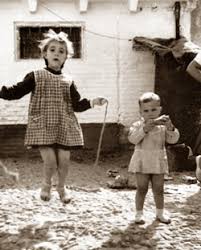 Maybe you would like to learn more about one of these? 1 379 Juegos Infantiles De Ninas Anos Sesenta Gente Del Puerto