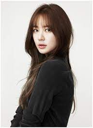 You can further enhance the look by accessorising the hair as you wish. 2021 Popular Korean Hairstyles For Girls With Long Hair In 2021 Korean Hairstyle Long Hair Styles Japanese Hairstyle