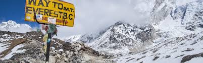 The scenery is varied and spectacular, the lodgings and tracks are of a very high standard. Everest Base Camp Etappen Hohenmeter Weitere Infos
