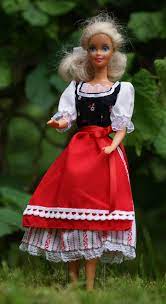 Jetzt stöbern und günstig online kaufen! Puppen Schnittmuster Nahpaket Jasmin 549