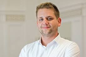 Az ellenzék eddig hevesen bírálta a kormány macsó nőpolitikáját. Az Elvonalba Kerulhetunk Az Innovacio Teruleten