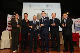 Pada oktober 2012, naib pengerusi wanita mca, heng seai kei mendakwa mursyidul am pas, tuan guru datuk nik abdul aziz nik mat menggalakkan rogol ke atas wanita. Tunku Abdul Rahman University College