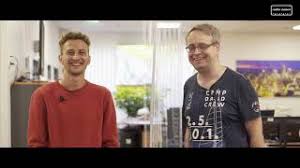 Drei jahre germanistik und politikwissenschaft, parallel dazu eine freie mitarbeit bei der nrz. Backstage Bei Radio Essen Die Fruhteams Bei Der Arbeit Radio Essen