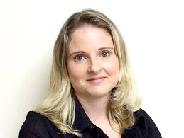 Lugar de Mulher é no IASC: Dra Marina Zipser Granzotto, a primeira mulher a  presidir o Instituto.