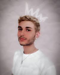 𝑬𝒔 𝒎𝒂𝒔 𝒅𝒊𝒇𝒊𝒄𝒊𝒍 𝒔𝒆𝒓 𝒓𝒆𝒚 𝒔𝒊𝒏 𝒄𝒐𝒓𝒐𝒏𝒂 𝒒𝒖𝒆 𝒖𝒏𝒂  𝒑𝒆𝒓𝒔𝒐𝒏𝒂 𝒏𝒐𝒓𝒎𝒂𝒍 👑 // 𝑰𝒕 𝒊𝒔 𝒎𝒐𝒓𝒆 𝒅𝒊𝒇𝒇𝒊𝒄𝒖𝒍𝒕  𝒕𝒐 𝒃𝒆 𝒂 𝒌𝒊𝒏𝒈 𝒘𝒊𝒕𝒉𝒐𝒖𝒕 𝒂 𝒄𝒓𝒐𝒘𝒏 𝒕𝒉𝒂𝒏 𝒂 𝒏𝒐𝒓𝒎𝒂𝒍  𝒑𝒆𝒓𝒔𝒐𝒏 👑 . . . #