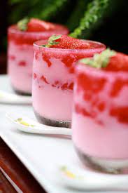 Bu nedenle siz siz olun. Strawberries Panna Cota Masam Manis