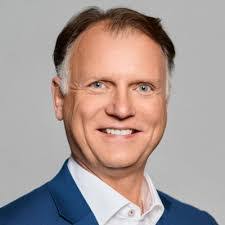 Philippe Pellerin's Instagram, Twitter & Facebook