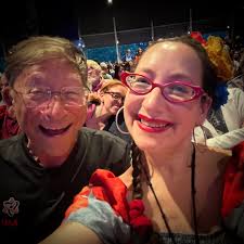 Inspiring concert tonight at @tanglewoodmusiccenter w/ #jamestaylor !! We  laughed, cried, & sang w/ a lovely crowd of superfans who all knew every  word. Thanks to my childhood bff Jenny for turning