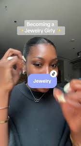 Aprendiendo a ser una chica de joyería con detalles sensoriales