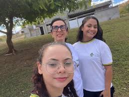 O Colégio Estadual José Feliciano Ferreira realizou a entrega dos cartões  do Programa Bolsa Estudo aos alunos do 9º ano. *Valor do benefício* R$  111,92 Parabenizo a diretora da Escola Estadual Dom