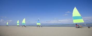 De panne is a town and a municipality located on the north sea coast of the belgian province of west flanders. De Panne Der Breiteste Strand Visitflanders