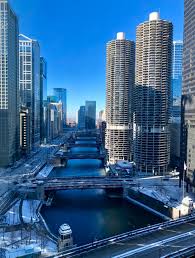 Marina towers is one of the few condos in chicago with its own boat dock. The Marina Towers In Chicago Il Pics