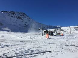 Apertura Simbolica De La Estacion De Esqui De Porte Puymorens Estaciones De Esqui Esqui Estacionamiento