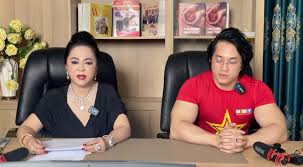 Sự việc xảy ra khá nhanh và đột ngột, nhiều cư dân mạng đang xem livestream cũng không khỏi hốt hoảng và chứng kiến toàn cảnh chịu trách nhiệm quản lý nội dung: Sá»'c Ba PhÆ°Æ¡ng Háº±ng Ä'á»™t Nhien Báº­t Khoc Tren Livestream Tiáº¿t Lá»™ Tá»· Phu Hoang Kiá»u NgÆ°á»i Yeu CÅ© Ngá»c Trinh Tá»«ng Cho Ong Yen Ráº¥t Nhiá»u Tiá»n