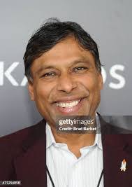 Neil Jain's Instagram, Twitter & Facebook