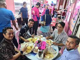 Seperti namanya, bius café & resto sukses membius pengunjungnya dengan berbagai menu yang disajikan. Big Boss Ayang Cafe Cafe Sarapan Pagi Di Kota Bharu Facebook