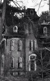 Manoir Abbandonne Avec Images Vieilles Maisons Abandonnees Maison Abandonnee Maisons Rampantes