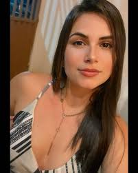 Carlota García te envió un mensaje. Me da vergüenza, pero decidí venir aquí  y volver a intentarlo. Contéstame, solo quería saludarte, lo juro 🥺😥