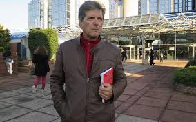 En raison du phénomène répandu de la doublette, recevoir un pv pour une infraction qu'on n'a pas commise est malheureusement monnaie courante. Justice L Homme Qui Ne Voulait Pas Etre Jure Le Parisien