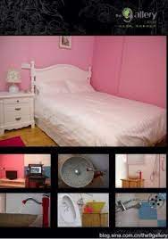 客房905 这是一间以粉色为主色调的公主床房 女孩子们的大爱 房间面积15平米 一米五大床 房间带窗户 玻璃式独立洗手间 24小时热水 客房配置 26寸品牌液晶电视 台式液晶电脑 空调 电吹风 热水壶 宜家上网桌椅 宜家台灯 一次性洗漱用品 毛巾 浴巾 一