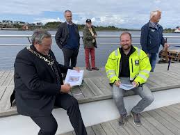 Brønnøy er ein bykommune på helgeland i nordland fylke. Bronnoy Kommune I Dag Overtok Bronnoy Kommune Offisielt Facebook