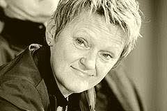 Jun 07, 2021 · renate künast auf facebook und twitter hasskommentaren und beleidigungen ausgesetzt. Renate Kunast 1955 Geboren Am