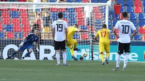 La germania conquista la finale grazie a una grande reazione nella ripresa, trascinata dal proprio capocannoniere waldschmidt che prima realizza il rigore del pari, poi all'89' regala il gol del. Europei U21 Germania Romania 4 2 I Tedeschi Volano In Finale Calcio Quotidiano Net