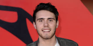 Sonen till far (?) och mor(?) är som kändis under 2021 känd för pointlessblog.alfie deyes's stjärntecken är jungfrun och han är. Youtuber Alfie Deyes Aka Pointlessblog Interview About Diversifying Into Startups