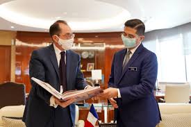 Join the french expats network in malaysia and expand your social network! Miti Malaysia On Twitter The Senior Minister Expressed Malaysia S Appreciation That French Companies Continue To Invest In Malaysia Amidst The Covid 19 Pandemic For Example The Expansion Of Air Liquide We Look Forward