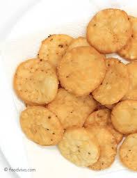 Papdi Recipe Step By Step Homemade Papri Recipe For Indian Chaat Recipe In 2020 Recipes Chaat Chaat Recipe