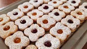 Per realizzare i biscotti occhi di bue friabili bisogna fare attenzione alla qualità delle materie prime e alla loro temperatura. Biscottini Morbidi Con Confettura Di Frutta Occhi Di Bue Pasta Frolla Montersino Youtube