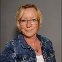 10 "Sandy Kahle" profiles