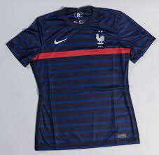 Einen besonderen blick richtet die öffentlichkeit immer auf das trikot des. Frankreich Em Frauen Trikot 2020 21