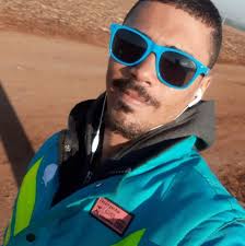 A Estrela de Tabby, é uma estrela que fica diminuindo muito seu brilho a  cada período de tempo. Acreditava-se que a causa disso poderia ser um  exoplaneta passando na frente, mas planetas