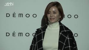Her mother is veteran actress and singer kyeon mi ri, who is known as the antagonist in internationally successful drama. Mhn Tv ê²¬ë¯¸ë¦¬ ì´ë‹¤ì¸ Kyun Mi Ri Lee Da In 2018 S S Seoul Fashion Week Red Carpet Youtube