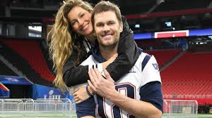 They share a close relationship with their son and have. Tom Brady Kisses Gisele Bundchen Celebrates Super Bowl Win With Kids Sweet Pics Entertainment Tonight