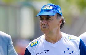 O cruzeiro é um time completo, que se reencontrou neste ano após ter decepcionado nas duas o grande responsável por tudo isso é o técnico marcelo oliveira, que conseguiu levar jogadores. Marcelo Oliveira Revela Que Bancou A Contratacao De Everton Ribeiro No Cruzeiro