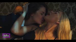 Katrina Kreile & Jana Herbsta - "Bezvēsts pazudušās" (s02e04) :  r/ilovelesbians